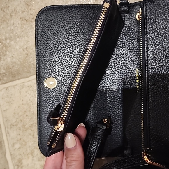 Tory Burch Thea Pebbled Leather Crossbody/Wallet Clutch Purse (like new) - Picture 12 of 15